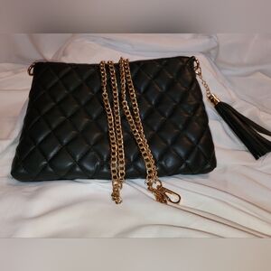 Black Quilted Clutch – Cute, Comfy & Easy to Wear
